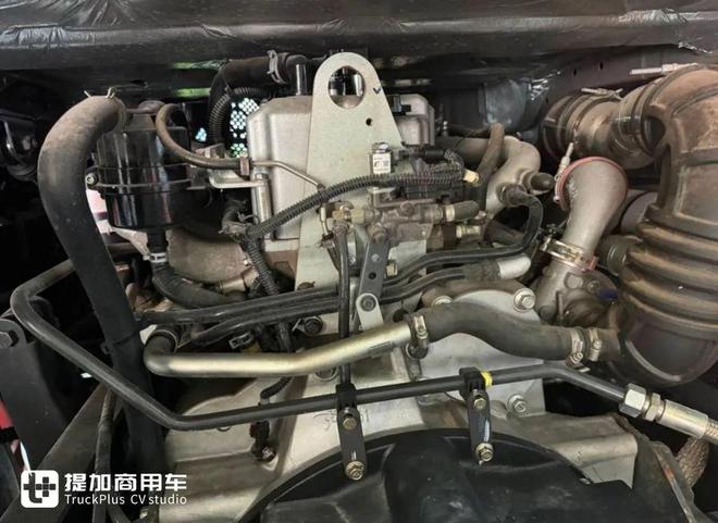 不用燃料电池用氢内燃机的重卡你见过吗？乘龙H5V氢内燃载货车实拍(图4)