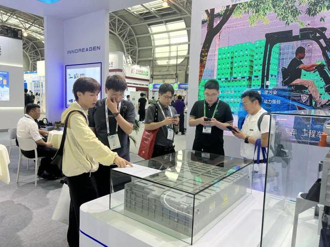 金普企业惊艳亮相2024国际氢能与燃料电池汽车大会暨展览会！(图4)