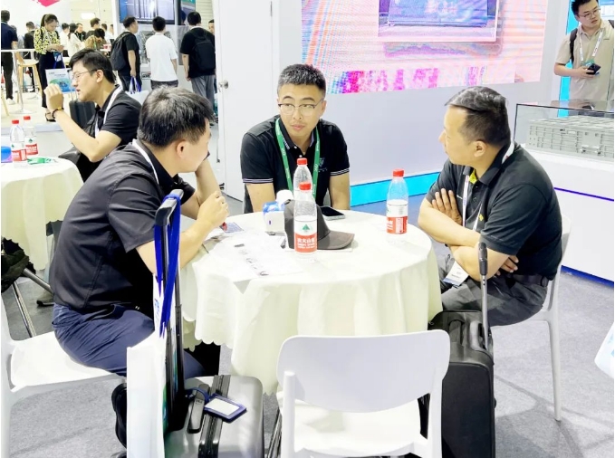 完美体育：新研氢能再度亮相2024国际氢能与燃料电池汽车大会暨展览会(图1)