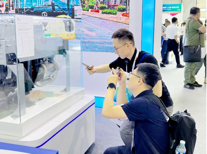 完美体育：新研氢能再度亮相2024国际氢能与燃料电池汽车大会暨展览会(图3)