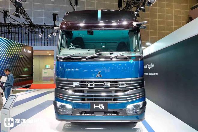 2025日本移动出行展｜氢内燃机、氢燃料电池卡车同台竞技！三菱扶桑现场展车阵容实拍(图5)