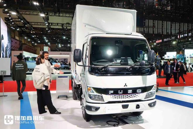 2025日本移动出行展｜氢内燃机、氢燃料电池卡车同台竞技！三菱扶桑现场展车阵容实拍(图19)