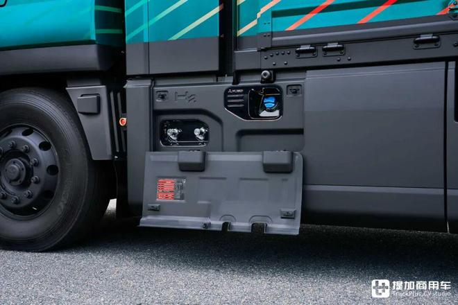 2025日本移动出行展｜氢内燃机、氢燃料电池卡车同台竞技！三菱扶桑现场展车阵容实拍(图10)