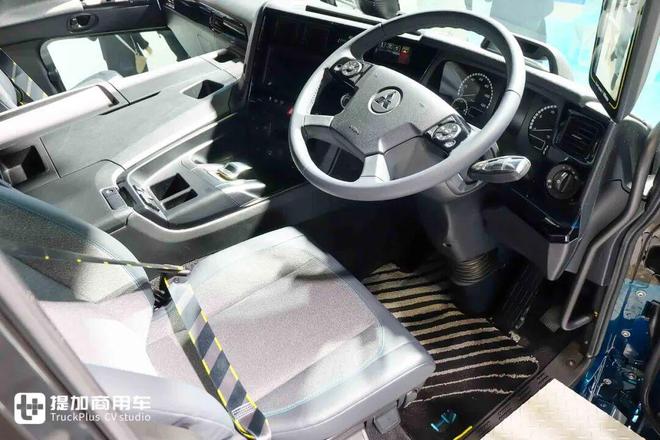 2025日本移动出行展｜氢内燃机、氢燃料电池卡车同台竞技！三菱扶桑现场展车阵容实拍(图17)