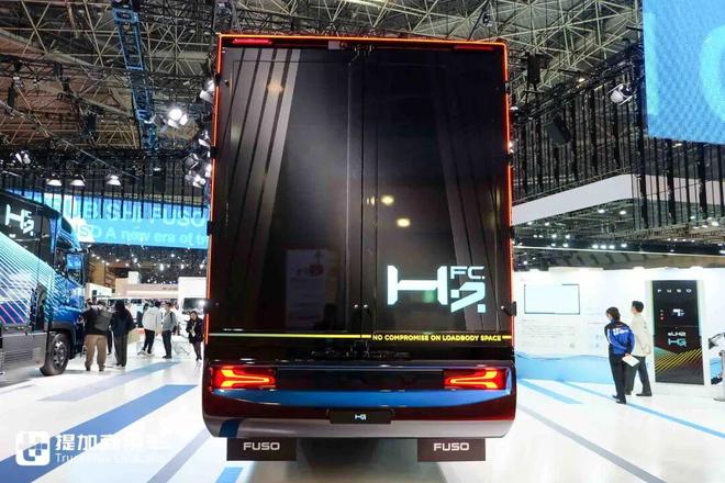 2025日本移动出行展｜氢内燃机、氢燃料电池卡车同台竞技！三菱扶桑现场展车阵容实拍(图14)