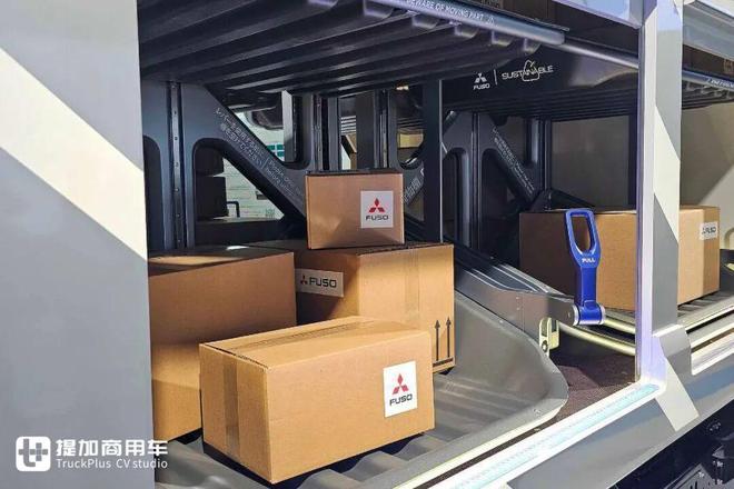 2025日本移动出行展｜氢内燃机、氢燃料电池卡车同台竞技！三菱扶桑现场展车阵容实拍(图21)