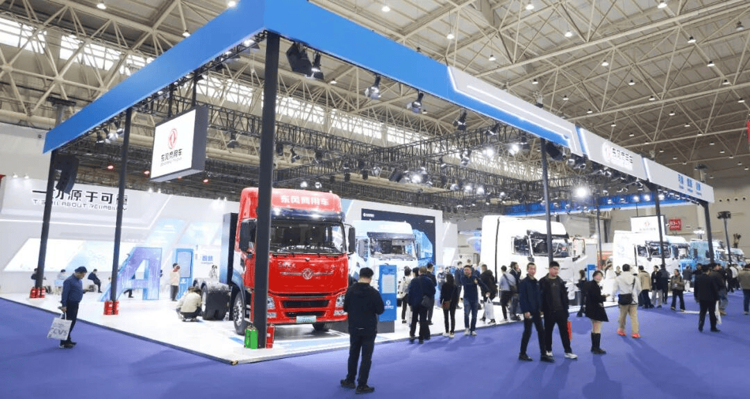 完美体育网站：全场景布局勾勒“绿色、智能”新图景东风商用车交出新答卷(图3)