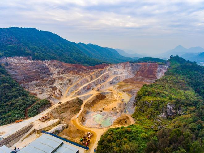 完美体育：七成石油靠进口每年花费上万亿发展电动汽车的我们没退路(图11)