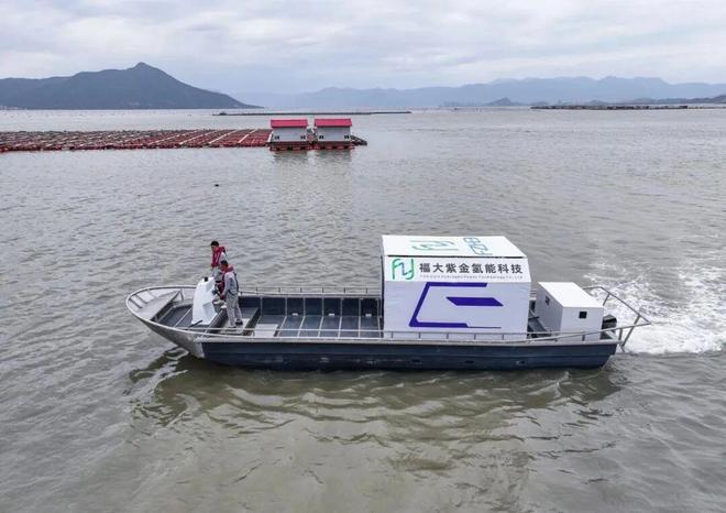 运营成本降低45%！全国首艘氨氢内燃机动力船舶成功试航(图1)