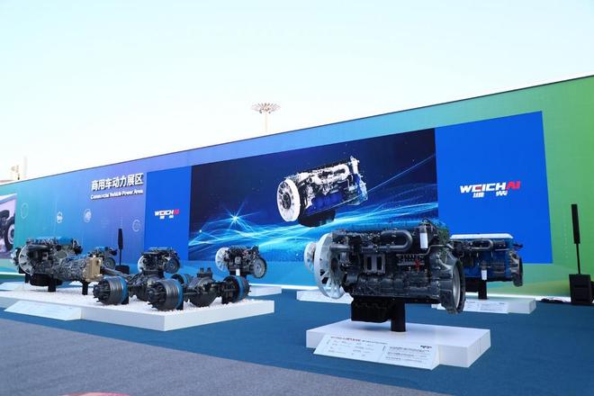 完美体育：多款商用车动力新品齐发！潍柴锚定2026新蓝图(图4)
