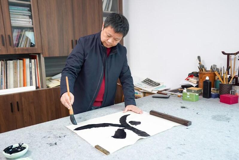 黄石2025火力全开！产业、文旅、民心、传承四重燃点炼就年度传奇(图1)