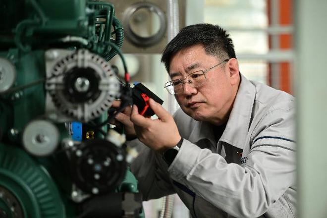 两会建言 汽车行业“工人院士”鹿新弟：建议推动氢内燃机与氢燃料电池汽车政策“同权”(图2)