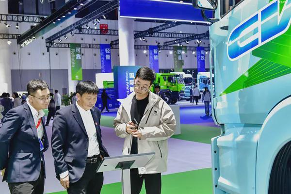 集体砍“柴”：内燃机大佬的生死时速卡车之友网(图6)